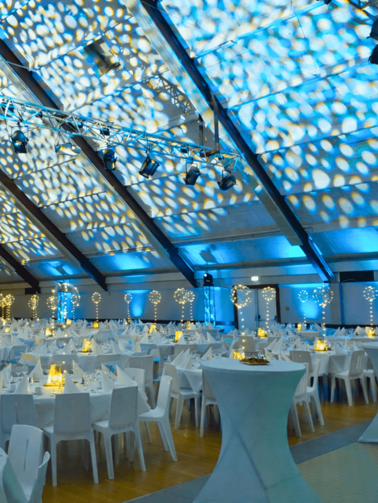 Dîner d'entreprise ballons lumineux