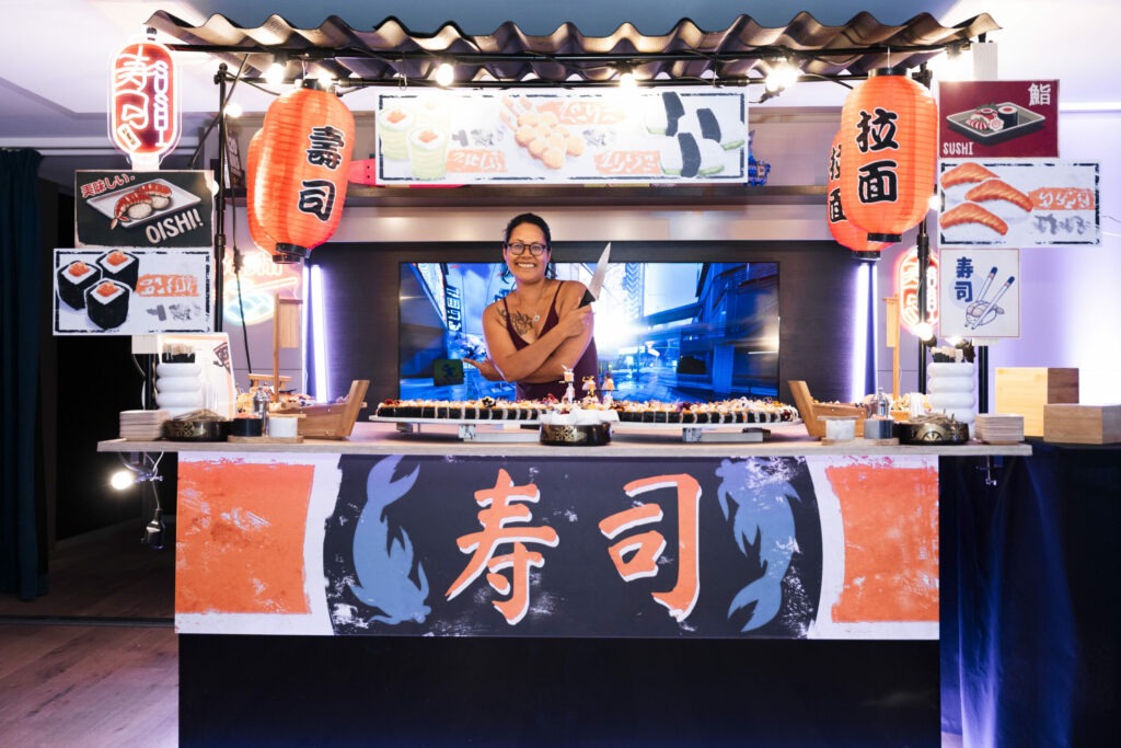Scénographie su mesure Stand sushis décoré