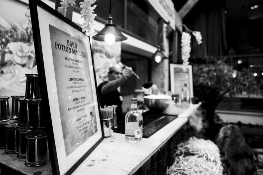 barman-preparation-cocktail-bar-potion-magique-lyon